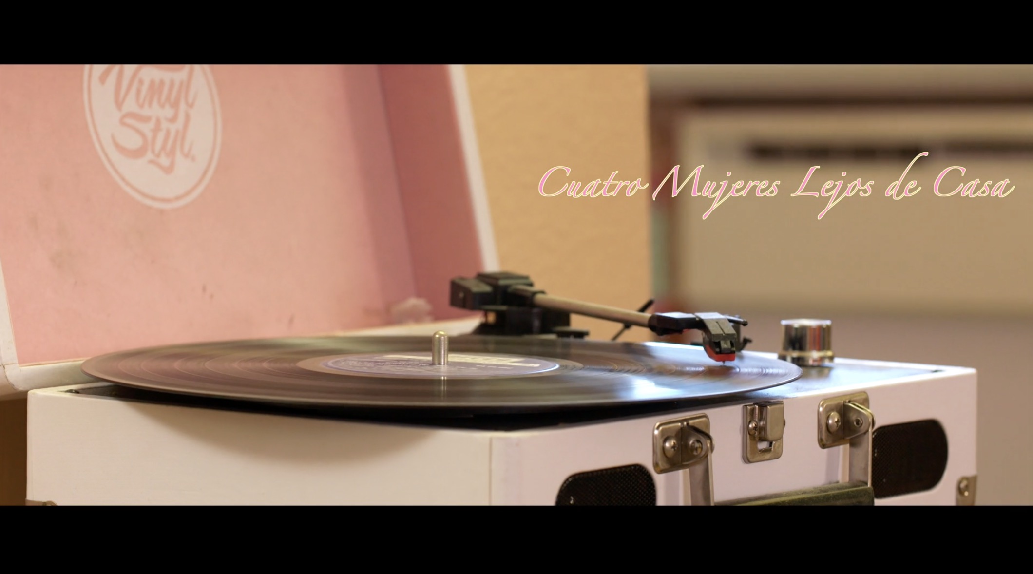Private: Four Women Away from home — short film directed by Isabel Ferrer | Los Cortos